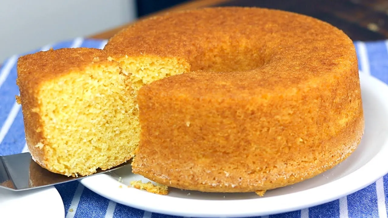 Bolo de Fubá com Coco