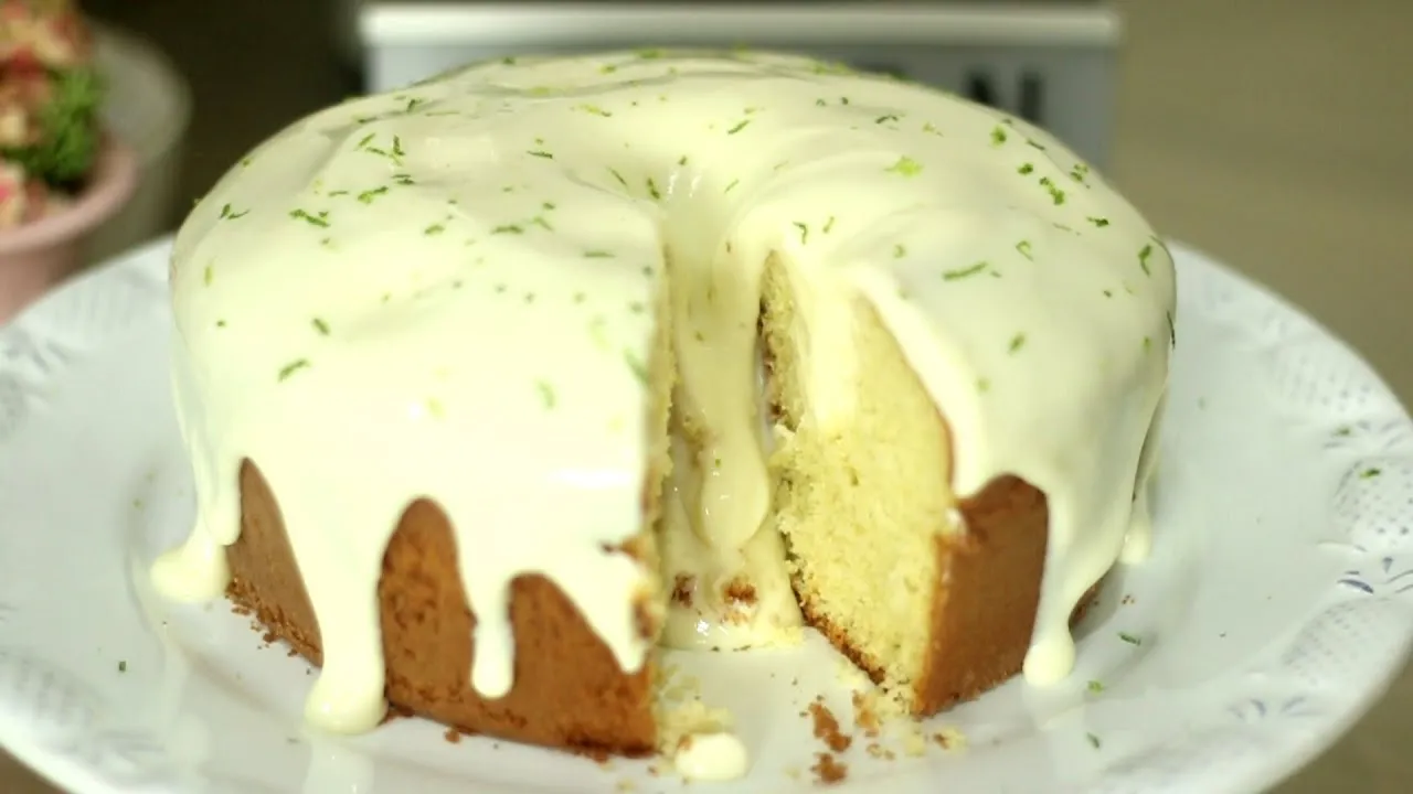 Bolo de Iogurte com Limão