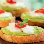 Bruschetta de Abacate