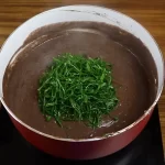 Sopa de feijão com couve