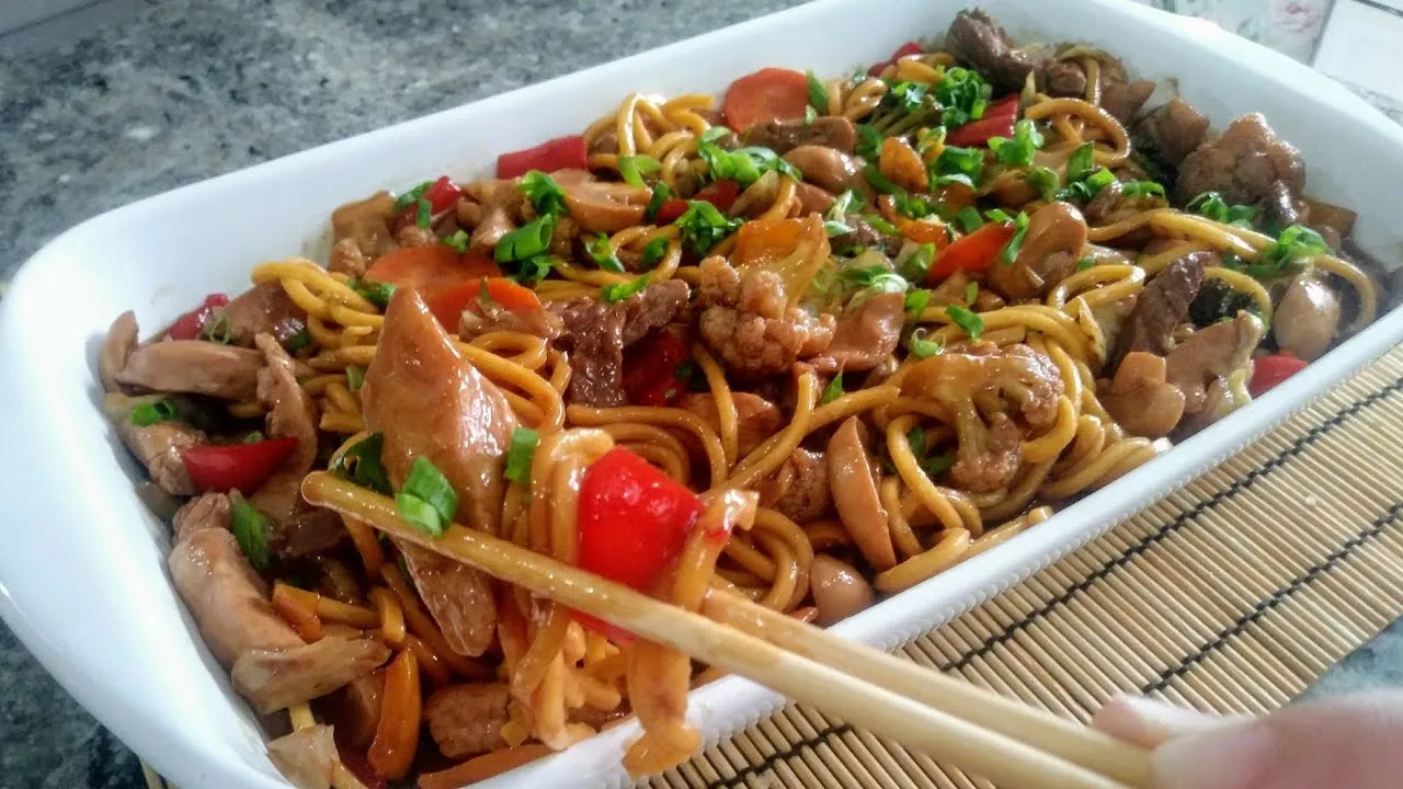 2 Formas de Fazer Yakisoba 2 Formas de Fazer Yakisoba