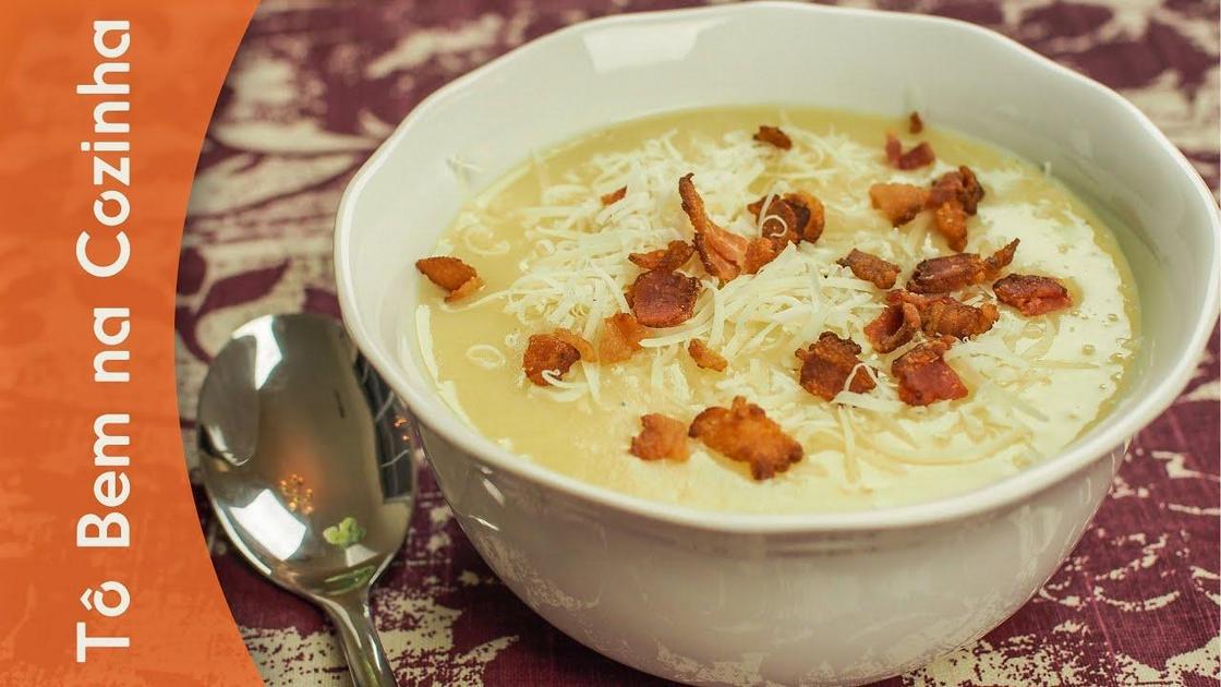 Sopa de batata com alho-poró