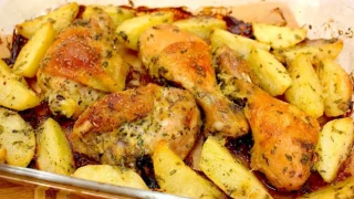 Frango Assado com Batata e Cebola