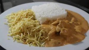 Estrogonofe de Frango: Receita Tradicional Passo a Passo