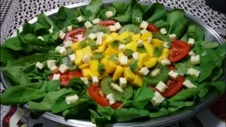 Salada de Rúcula com Parmesão: Receita Completa em 7 Etapas