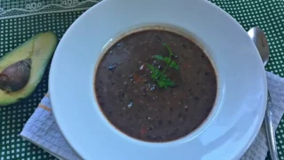 Sopa de Feijão Preto Especial: Receita Fácil Passo a Passo
